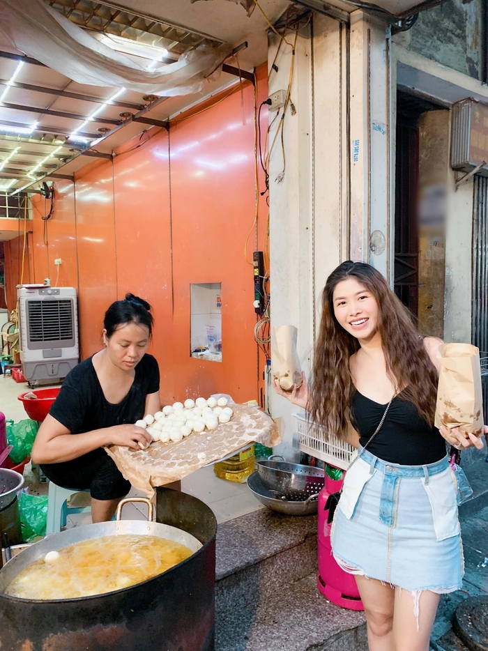 Lạ đời! Mỹ nhân Việt người mặc đồ trái, người diện cả độ ngủ ra phố