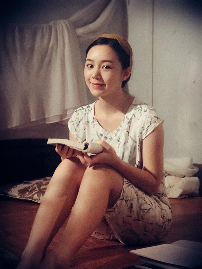Là gái quê trên phim nhưng Đào của Quỳnh búp bê ngoài đời lại sexy