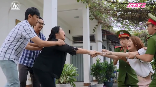 Nhung tinh tiet moi cua “Gao nep gao te” khien cu dan mang ai oan: Cuoc doi sao lam trai ngang