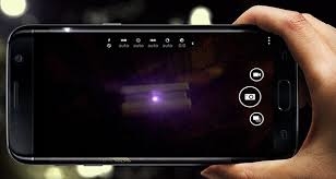 Mach ban cach lat tay camera quay len trong nha nghi chi trong vong 3 not nhac