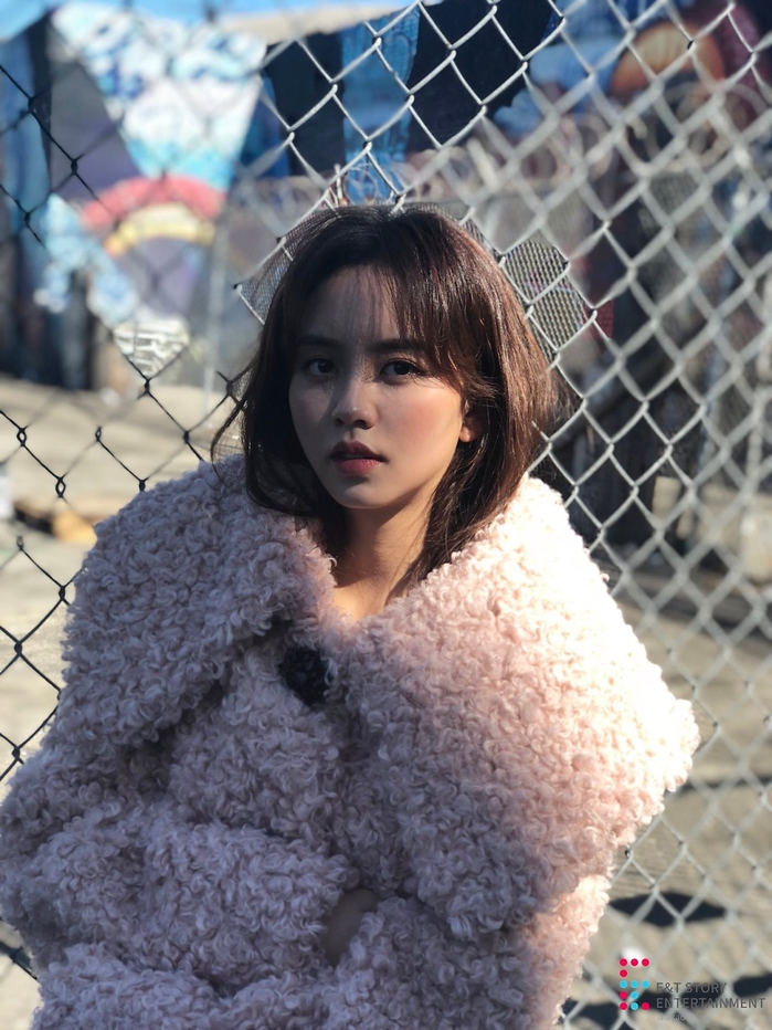 Mê mẩn trước nhan sắc đời thực của ngôi sao nhí một thời Kim So Hyun!