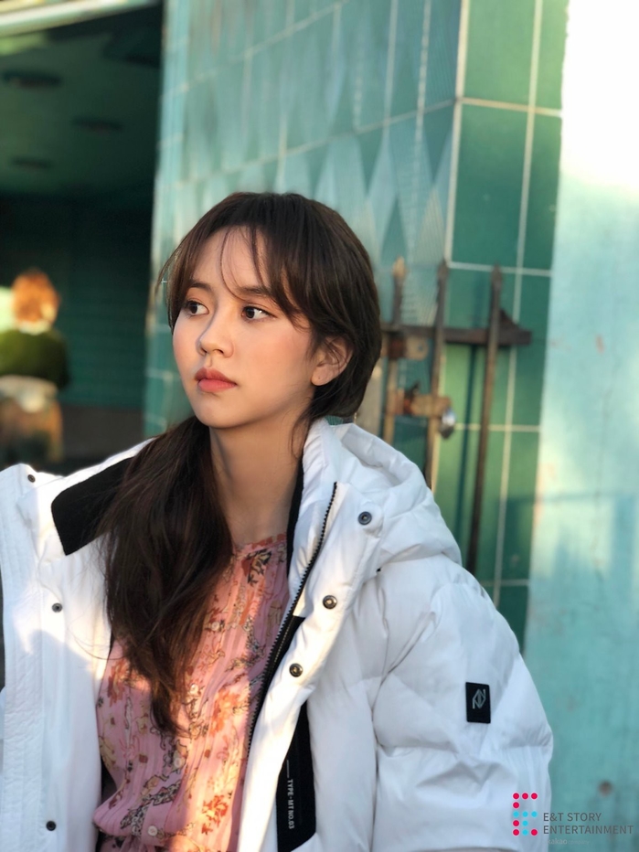 Mê mẩn trước nhan sắc đời thực của ngôi sao nhí một thời Kim So Hyun!