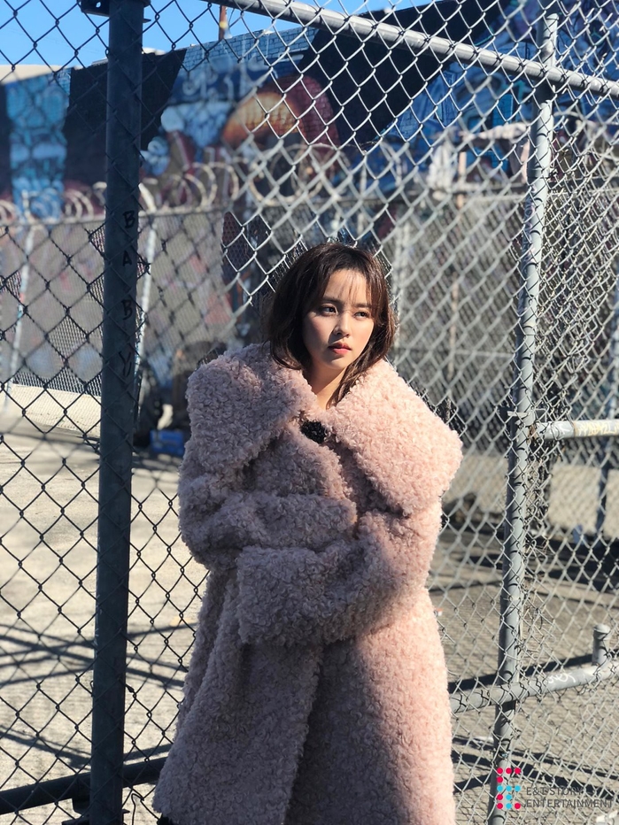 Mê mẩn trước nhan sắc đời thực của ngôi sao nhí một thời Kim So Hyun!