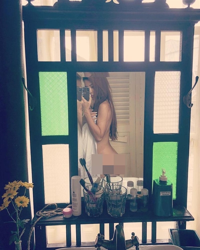 Muon kieu khoe anh nghich nuoc cua sao Viet: Nguoi sexy het nac, nguoi gay tranh cai