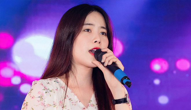 Nam Em tái xuất, nức nở hát Tiếng thạch sùng