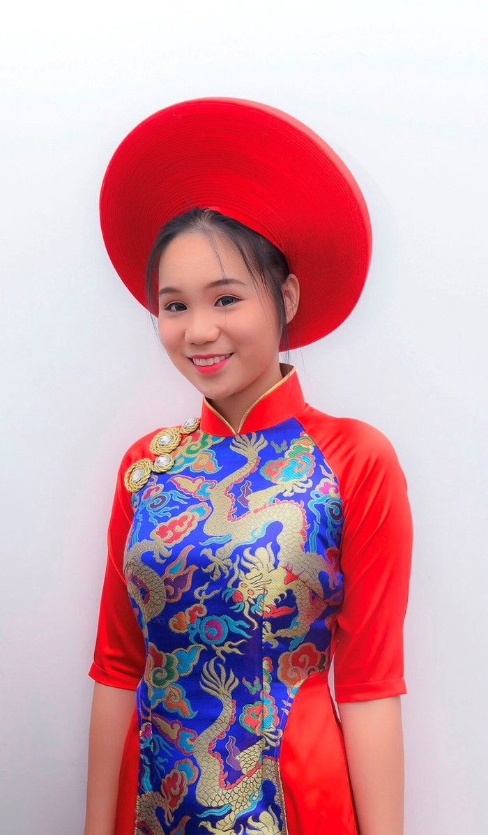 Ngỡ ngàng với nhan sắc ngày càng xinh của con gái nhà sao Việt
