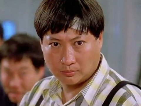 Ngôi sao võ thuật Hồng Kim Bảo 'làm bạn' với xe lăn ở tuổi xế chiều