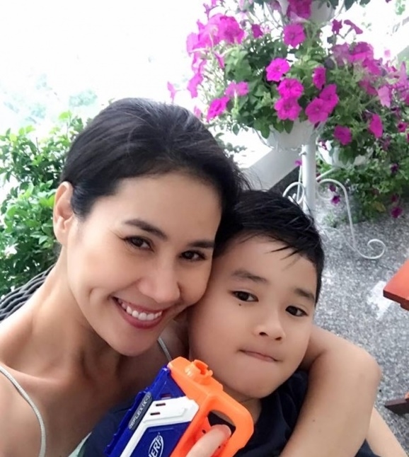 Phận đời mỹ nhân Việt làm mẹ đơn thân: Muôn hình vạn trạng!