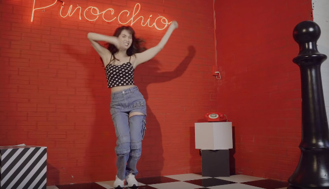 Nhảy cover 5 hit Kpop, Ngọc Trinh bị chê tới tấp