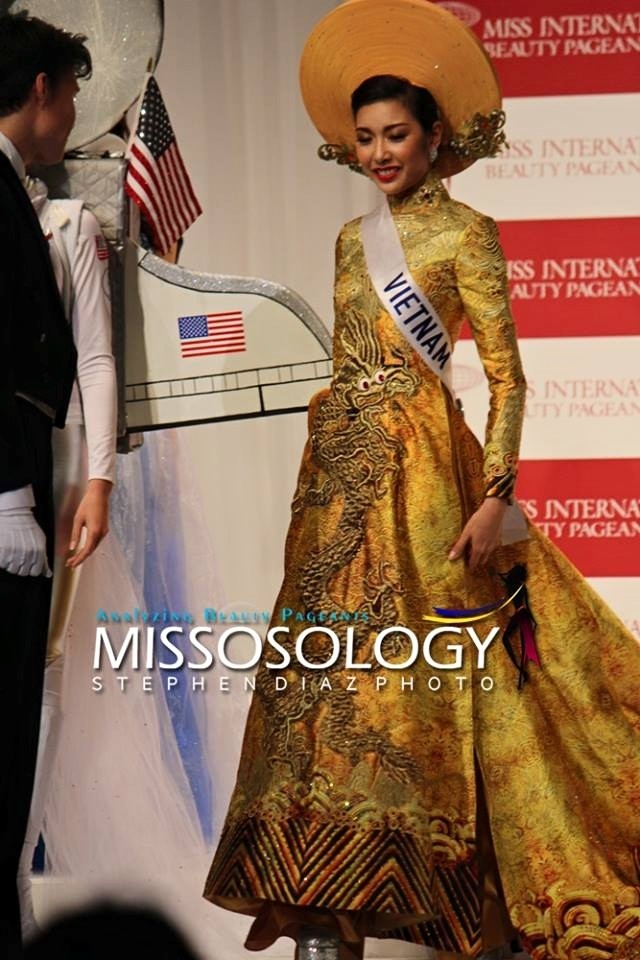 Nhìn lại những bộ quốc phục của Việt Nam tại Miss International