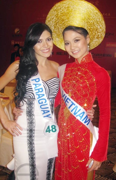 Nhìn lại những bộ quốc phục của Việt Nam tại Miss International