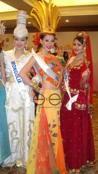 Nhìn lại những bộ quốc phục của Việt Nam tại Miss International