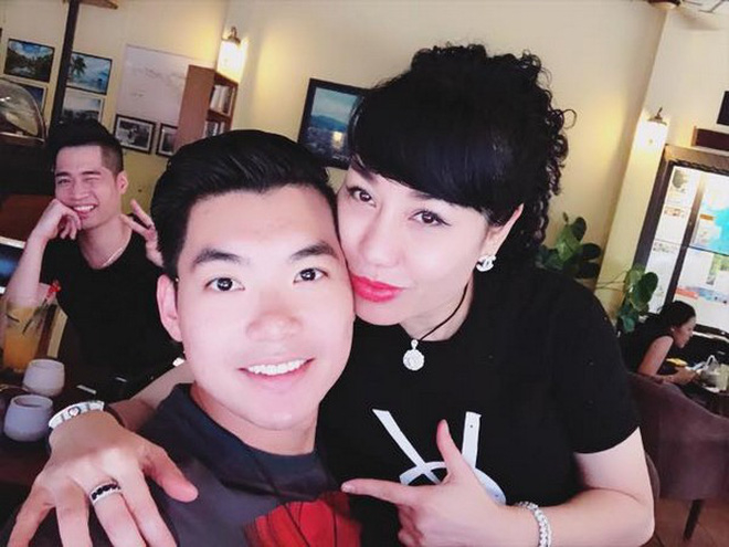 Những cặp lệch nhau chục tuổi hơn của showbiz