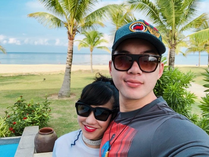 Những cặp lệch nhau chục tuổi hơn của showbiz