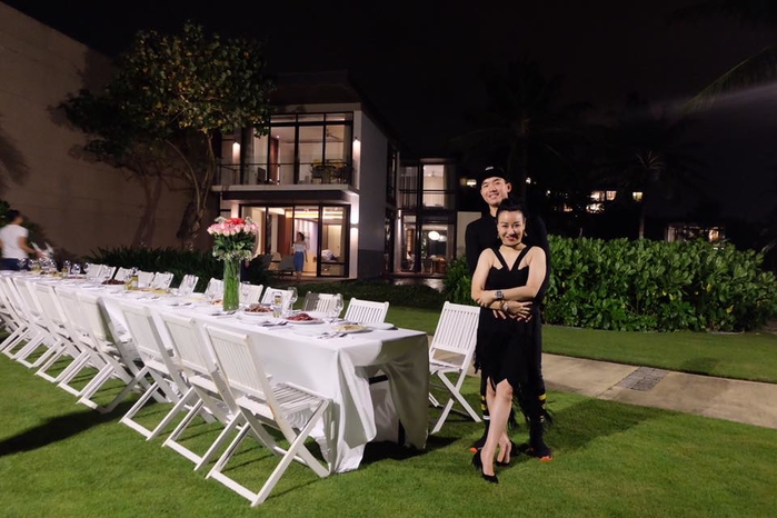Những cặp lệch nhau chục tuổi hơn của showbiz
