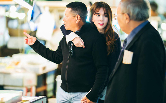Những cặp lệch nhau chục tuổi hơn của showbiz