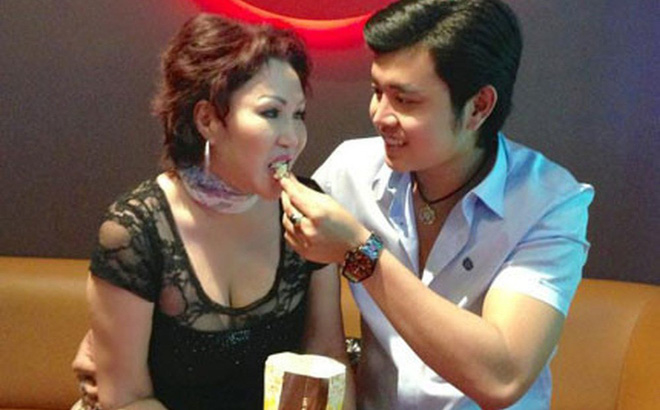 Những cặp lệch nhau chục tuổi hơn của showbiz
