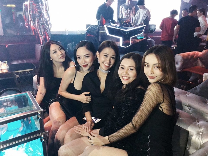 Những hội bạn thân toàn hot girl “hiếm thấy” của Vbiz