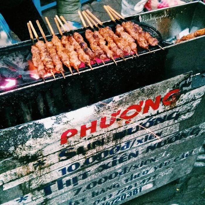 Càn quét những khu ăn vặt siêu ngon, siêu rẻ ngay giữa lòng Hà Nội