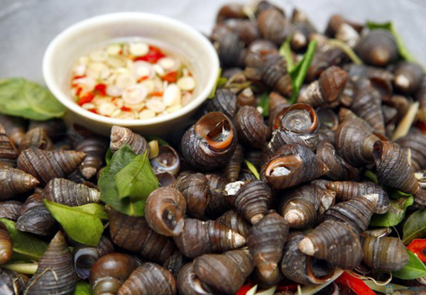 Càn quét những khu ăn vặt siêu ngon, siêu rẻ ngay giữa lòng Hà Nội