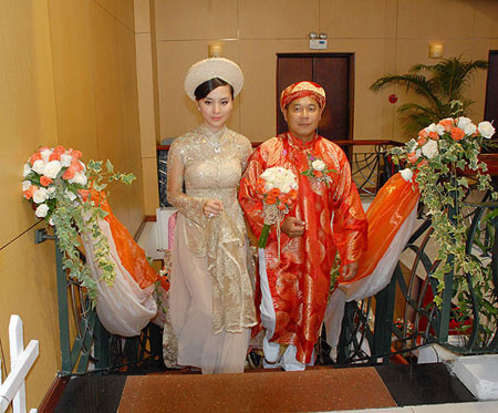 Những người đẹp Việt gây bất ngờ khi theo chồng hơn chục tuổi