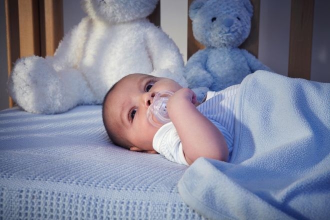 Những nguyên nhân bố mẹ nên tránh để trẻ không ngủ ngày cày đêm