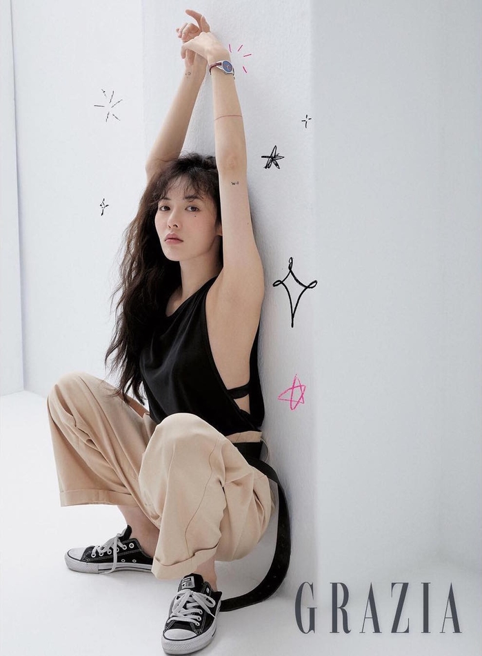 Những sao Kpop tự tin khoe vẻ đẹp mặt mộc tự nhiên trên bìa tạp chí