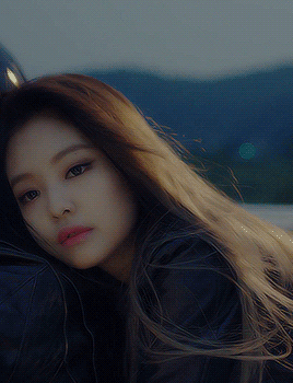 Nữ thần Kpop nào được khán giả bình chọn là bạn gái lý tưởng?