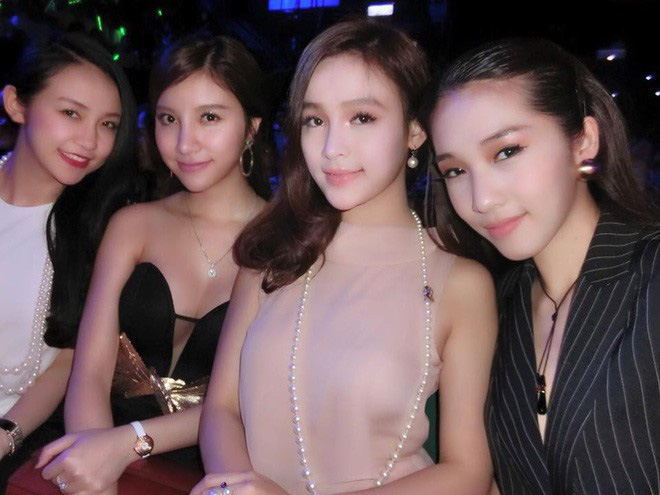 Những bà mẹ bỉm sữa cùng hội bạn thân hot nhất gây bão mạng xã hội