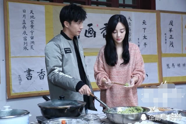 Lý Tiểu Lộ lại bị đồn ngoại tình, Giả Nãi Lượng ngầm xác nhận ly hôn?