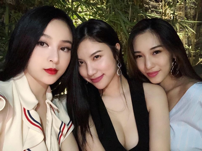 Những bà mẹ bỉm sữa cùng hội bạn thân hot nhất gây bão mạng xã hội