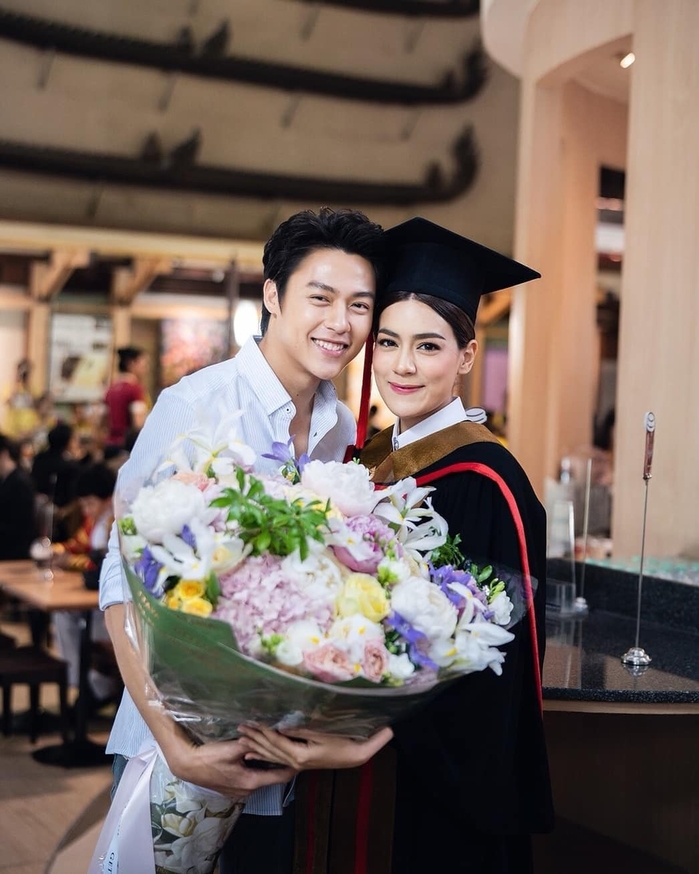 Nửa kia xuất chúng của loạt mỹ nhân lai đình đám Tbiz