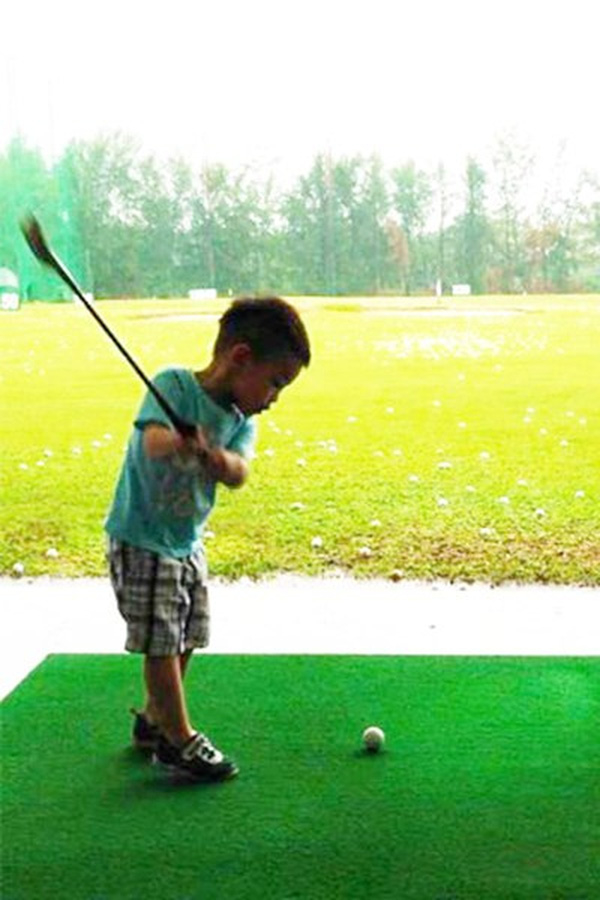 Cuộc sống nhung lụa của những cô chiêu, cậu ấm nhà sao Việt