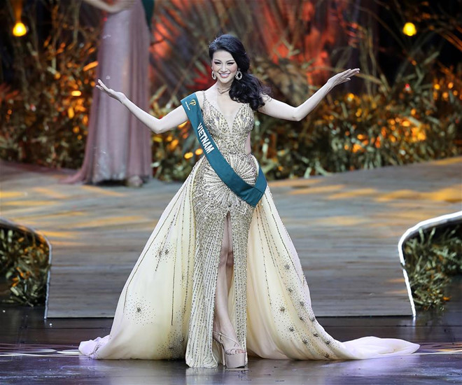 Phuong Khanh va loat nguoi dep vua dang quang da dinh ngay scandal