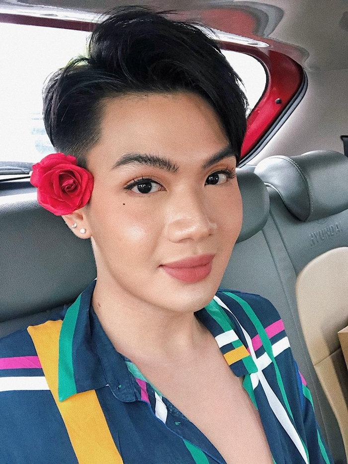 Sao nam Việt khoe ảnh selfie - người thần thái, người phấn son điệu đà