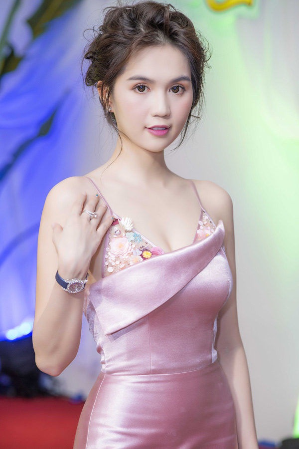 Bo do nao dat gia nhat cua sao Viet: Ngoc Trinh cung chua phai là trum cuoi