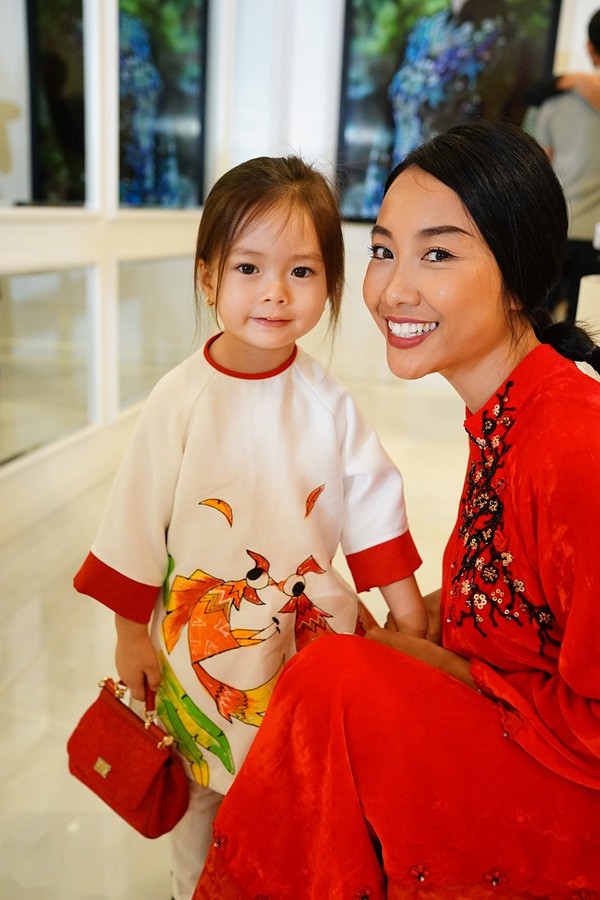 Cuộc sống nhung lụa của những cô chiêu, cậu ấm nhà sao Việt