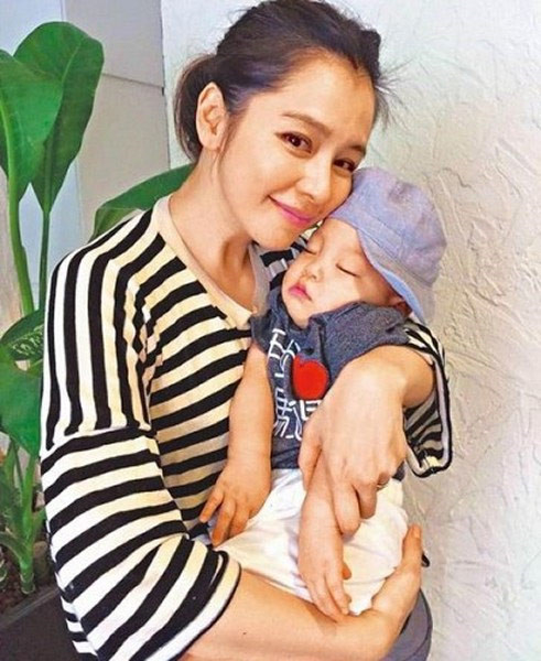 Từ Nhược Tuyên: Đi lên nhờ phim cấp 3, vất vả trả nợ cho chồng