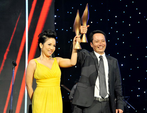 Vi nguoi ay, Truong Nam Thanh va loat sao Viet nay quyet dinh rut lui lam hau phuong