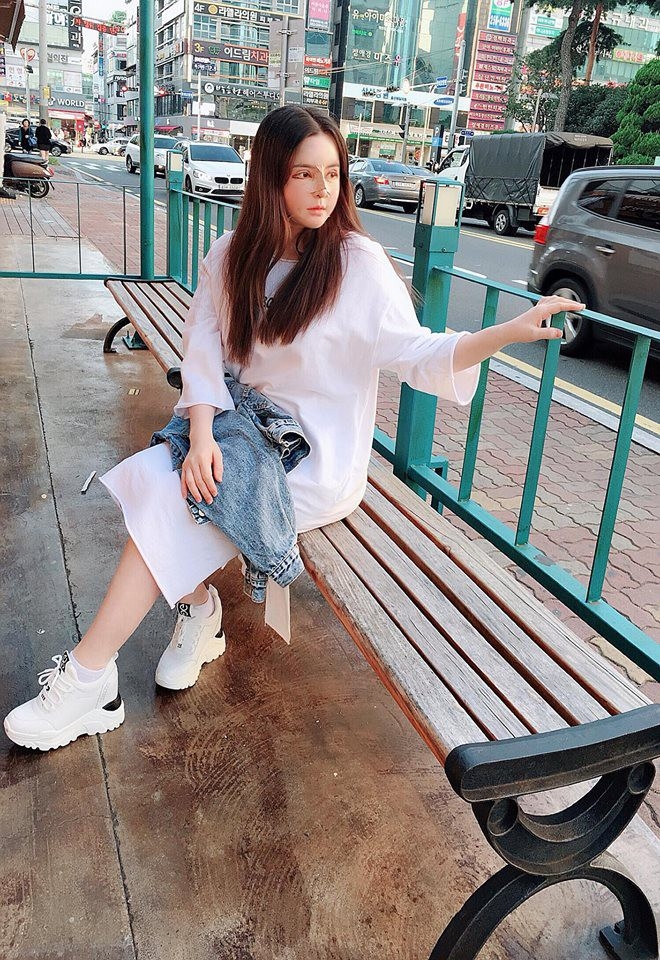 Hot girl dao kéo Vân Tokyo gây tranh cãi vì cứ đẻ xong lại PTTM