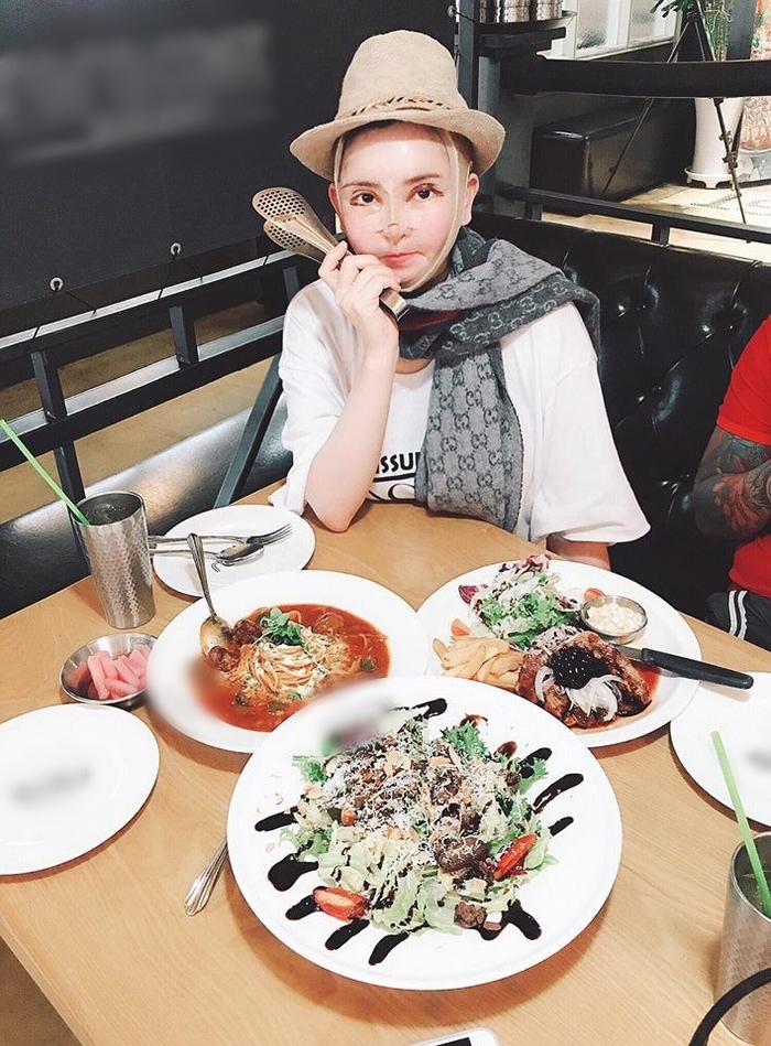 Hot girl dao kéo Vân Tokyo gây tranh cãi vì cứ đẻ xong lại PTTM