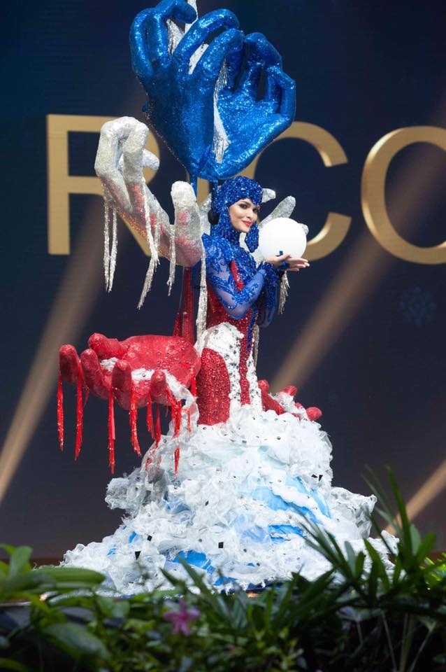 Những bộ trang phục dân tộc chặt chém nhất sân khấu Miss Universe
