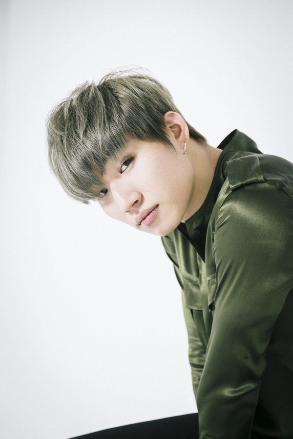 Khi thần tượng Kpop tách nhóm solo: Người thất bại, người thành công
