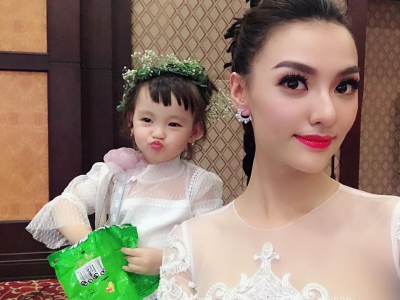 5 bà mẹ đơn thân của Vbiz: xinh đẹp, tự tin và thần thái hút hồn