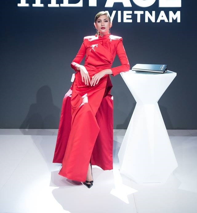 Võ Hoàng Yến cứ vào vòng loại là phải diện áo dài để thêm quyền lực?