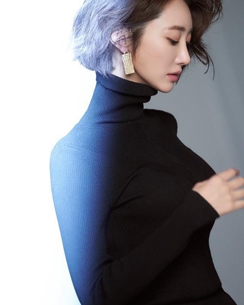 Ảnh hot sao Hàn: Key mếu máo, Jennie vẫn xinh đẹp và cool ngầu