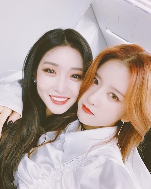 Ảnh hot sao Hàn: Key mếu máo, Jennie vẫn xinh đẹp và cool ngầu