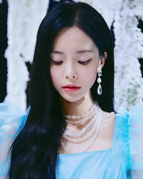 Ảnh hot sao Hàn: Key mếu máo, Jennie vẫn xinh đẹp và cool ngầu