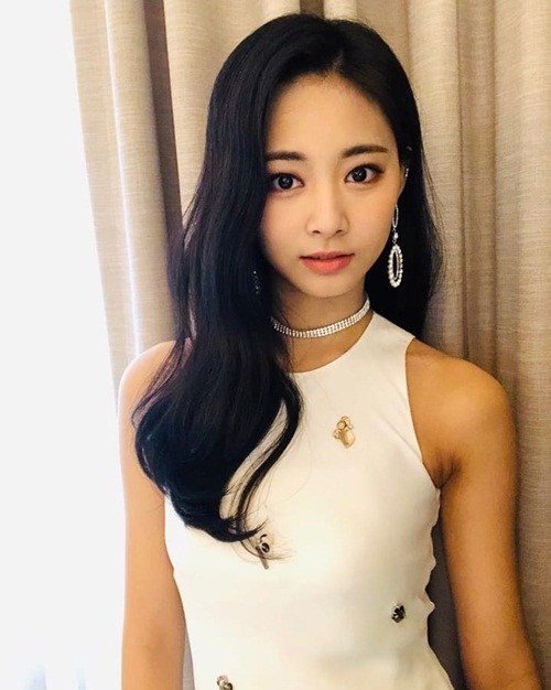 Ảnh hot sao Hàn: Key mếu máo, Jennie vẫn xinh đẹp và cool ngầu
