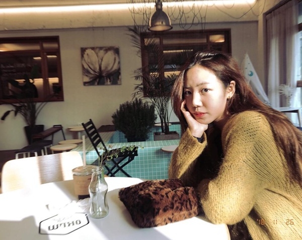 Ảnh hot sao Hàn: Key mếu máo, Jennie vẫn xinh đẹp và cool ngầu